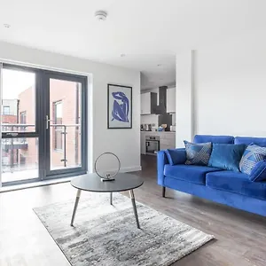 stunning-1-bed-apartment-in-a-brand-new-development.yorkshirehotels.net/